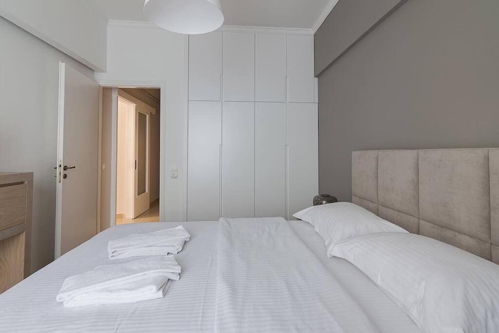 A Unique Apartment In The Historical Center-3Bds Афіни Екстер'єр фото