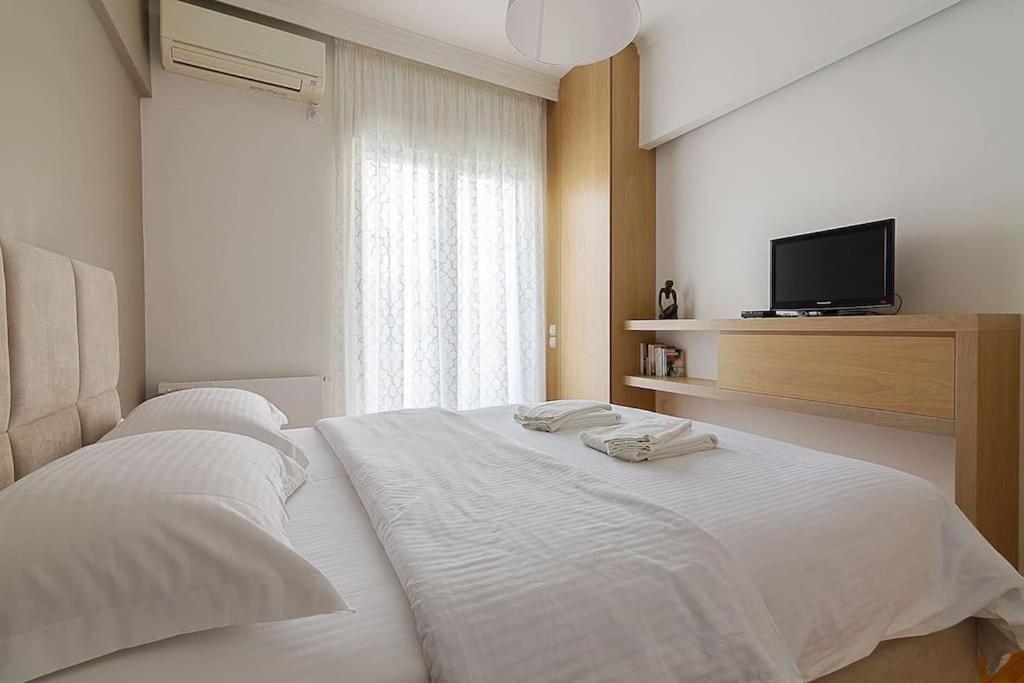 A Unique Apartment In The Historical Center-3Bds Афіни Екстер'єр фото