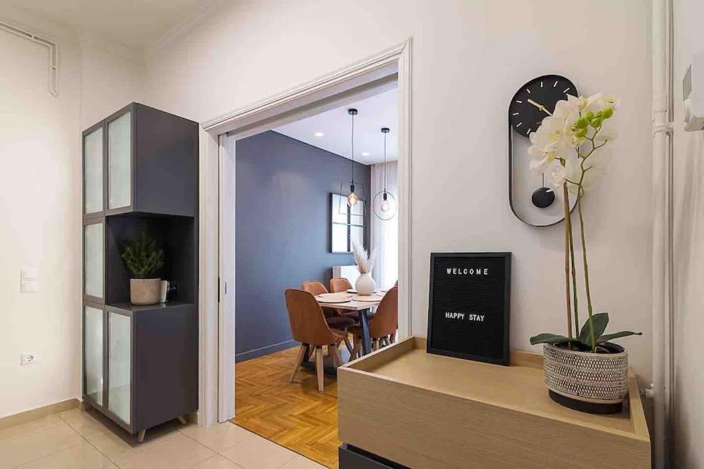 A Unique Apartment In The Historical Center-3Bds Афіни Екстер'єр фото
